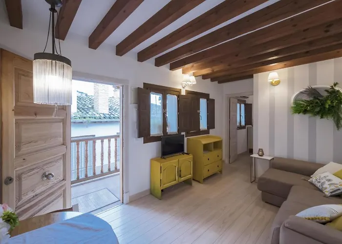 La Casa Del Transito